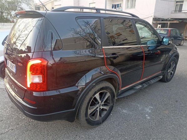 Tirane, shes SUV | Fuoristrad | Xhip Ssangyong Rexton Nafte, e zeze automatik Klima 291.000 km 14.000 €