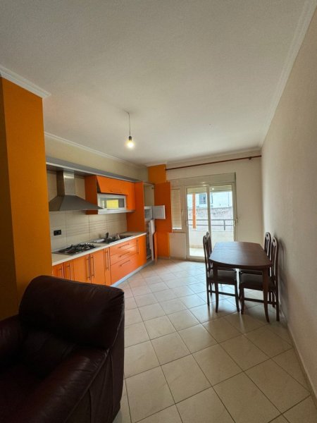 Tirane, shitet apartament 1+1+Ballkon Kati 3, 60 m² (KOPSHTI ZOOLOGJIK)