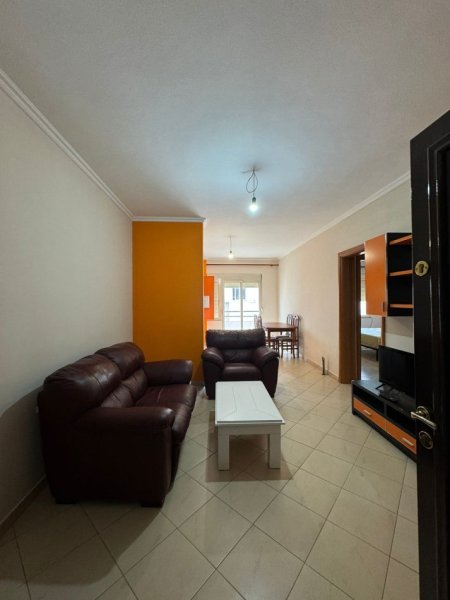 Tirane, shitet apartament 1+1+Ballkon Kati 3, 60 m² (KOPSHTI ZOOLOGJIK)