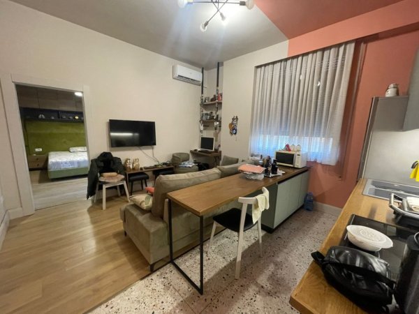 Tirane, shitet apartament 1+1 Kati 3, 48 m² 120.000 € (Pazari i Ri)