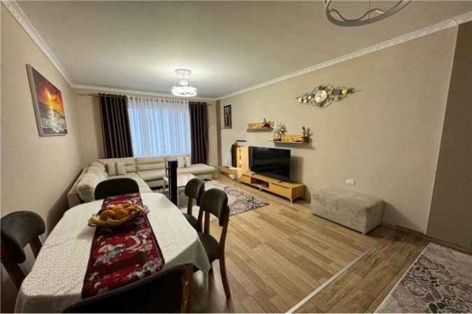 Tirane, shitet apartament 2+1+Ballkon Kati 4, 111 m² 114.000 € (Kamez)