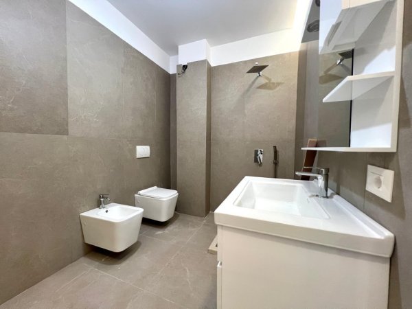 Shitet apartament duplex 2+1+Ballkon Kati 4, 130 m² 160.000 € (Fresk)