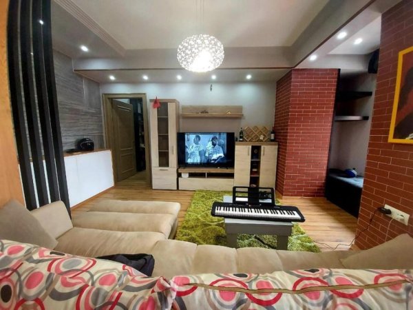 Tirane, jepet me qera apartament 1+1 Kati 8, 96 m² 1.200 € (myslym shyri)