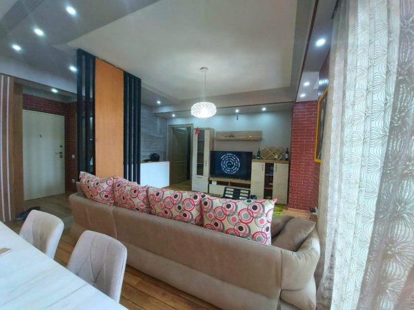 Tirane, jepet me qera apartament 1+1 Kati 8, 96 m² 1.200 € (myslym shyri)