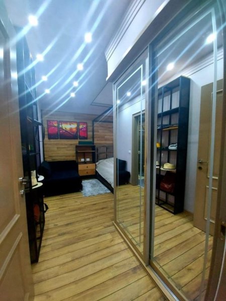 Tirane, jepet me qera apartament 1+1 Kati 8, 96 m² 1.200 € (myslym shyri)