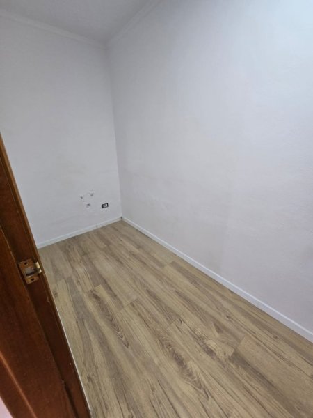 Tirane, shitet apartament 2+1+Ballkon Kati 1, 81 m² 138.000 € (Ali Demi)