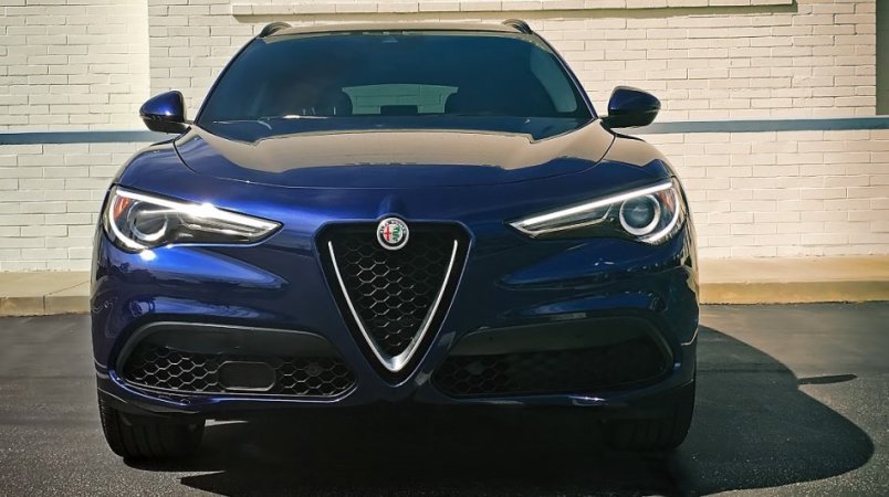 Tirane, shes SUV | Fuoristrad | Xhip Alfa Romeo Benzin, blu e errët tiptronik Klima 98.000 km 27.600 €