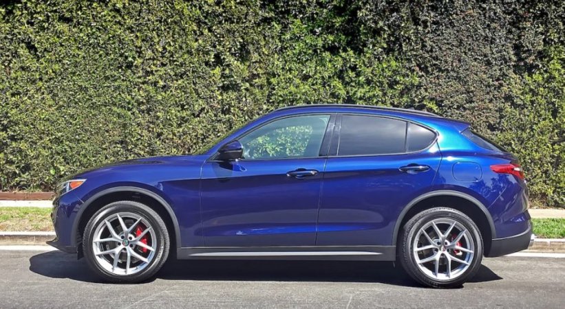 Tirane, shes SUV | Fuoristrad | Xhip Alfa Romeo Benzin, blu e errët tiptronik Klima 98.000 km 27.600 €