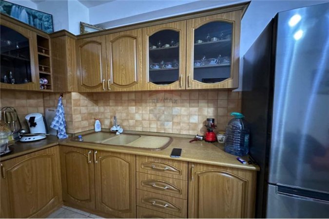 Tirane, shitet apartament 1+1 Kati 3, 65 m² 90.000 € (rruga e dibres)