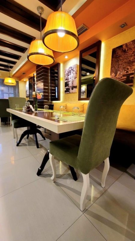 Korce, shitet hotel , 700 m² 1.200.000 € (Pedonale Korce)