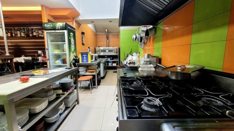Korce, shitet hotel , 700 m² 1.200.000 € (Pedonale Korce)