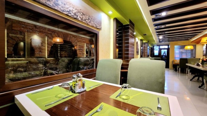 Korce, shitet hotel , 700 m² 1.200.000 € (Pedonale Korce)
