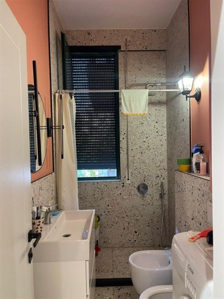 Tirane, shitet apartament Kati 3, 48 m² 123.000 € (Pazari Ri)