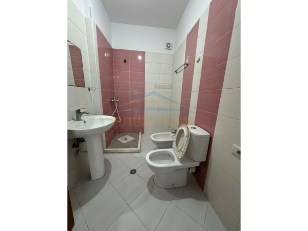 Tirane, shitet apartament 2+1 Kati 1, 83 m² 145.000 € (Kompleksi FZ,Liqeni i Thatë)