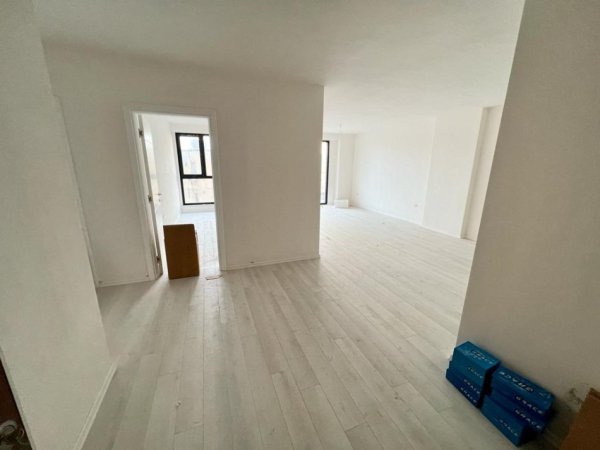 Tirane, shitet apartament 3+1 , 133 m² 180.000 € (Fusha e Aviacionit)