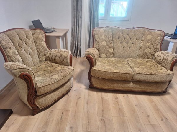 Tirane, shes Shiten komplet kolltuqesh 25 000 lek 250 €