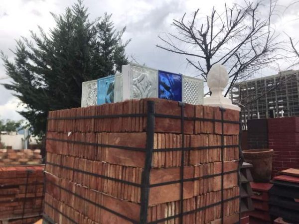 Tirane, shes Tulla xhami per ndarje ambjentesh,shamat 100 Leke