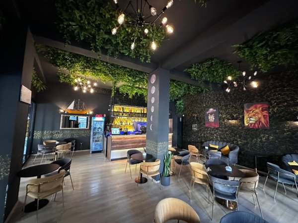 Tirane, shitet lokal Kati 0, 120 m² 250.000 € (Bulevardi Migjeni)