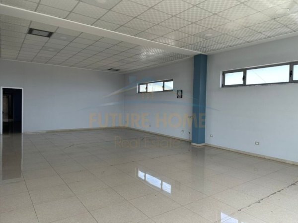 Durres, jepet me qera , 952 m² 1.300 € (Shijak , Durrës)