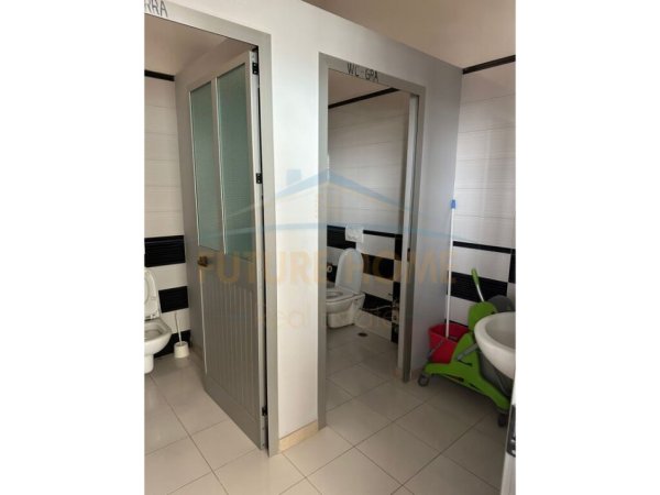 Durres, jepet me qera , 952 m² 1.300 € (Shijak , Durrës)
