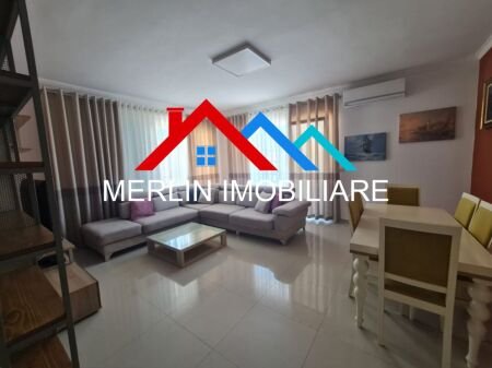 Tirane, jepet me qera apartament 3+1 Kati 2, 128 m² 800 € (Kopshti Botanik)