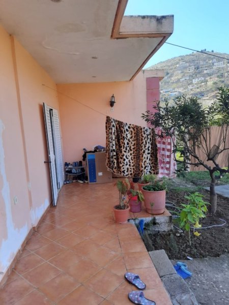 Sarande, shitet shtepi 2+1 Kati 1, 80 m² 130.000 € (Gjafe GJashte Sarande)