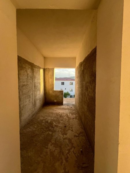 Tirane, shitet Vile 2+1 , 300 m² (Sauk)