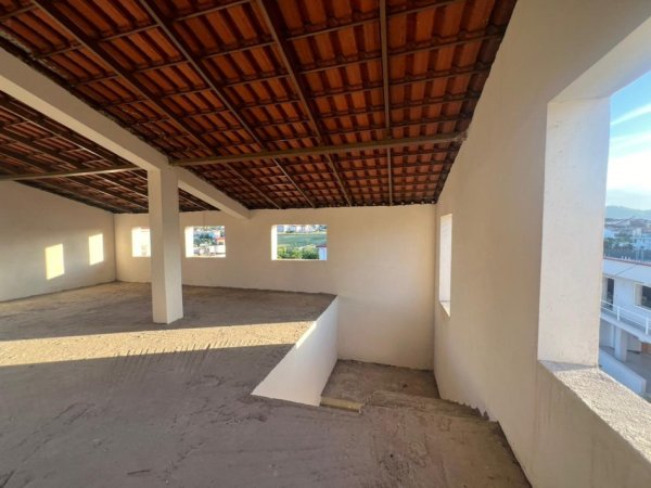 Tirane, shitet Vile 2+1 , 300 m² (Sauk)