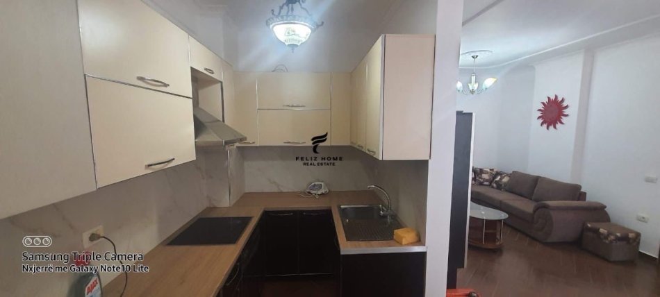 Tirane, shitet apartament 2+1+Ballkon Kati 7, 93 m² 110.000 € (ASTIR)