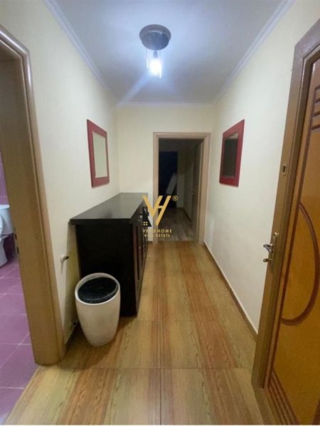 Tirane, jepet me qera apartament 2+1+Ballkon Kati 5, 95 m² 600 € (21 DHJETORI)