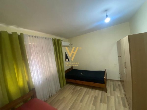 Tirane, jepet me qera apartament 2+1+Ballkon Kati 5, 95 m² 600 € (21 DHJETORI)
