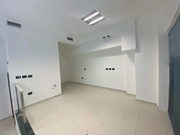 Tirane, shitet ambjent biznesi Kati 1, 40 m² 65.000 € (Kodra Diellit )