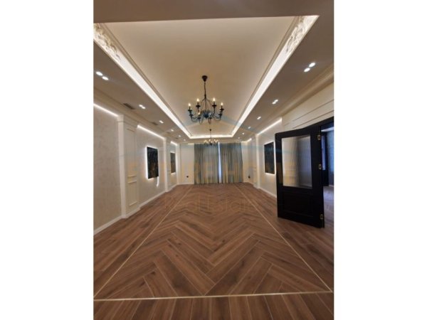 Tirane, shes Kati 0, 221 m² 250.000 € (Fresk)