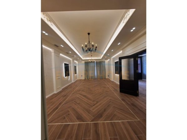Tirane, shes Kati 0, 221 m² 250.000 € (Fresk)