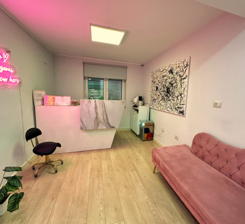 Tirane, shes Biznes (Qendër Estetike) në shitje, Petro Nini 13.000 €