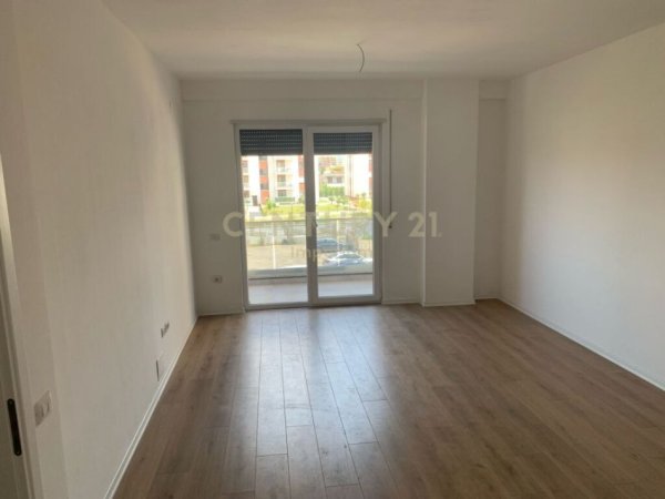 Tirane, shitet apartament 1+1 Kati 1, 73 m² 101.780 € (Unaza e Re Astir)