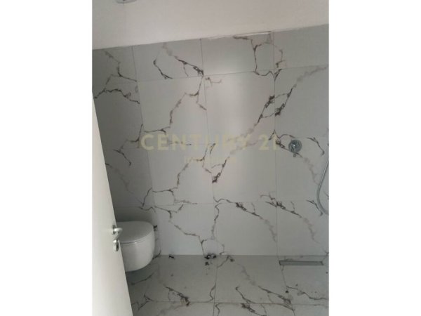 Tirane, shitet apartament 1+1 Kati 1, 73 m² 101.780 € (Unaza e Re Astir)