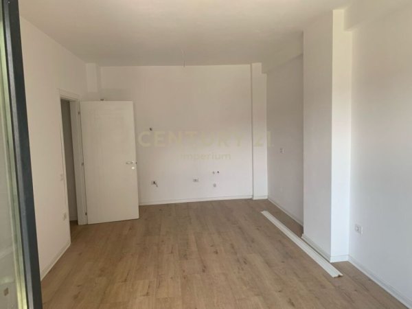 Tirane, shitet apartament 2+1 Kati 1, 94 m² 131.572 € (Unaza e Re Astir)