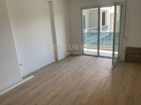 Tirane, shitet apartament 2+1 Kati 1, 94 m² 131.572 € (Unaza e Re Astir)