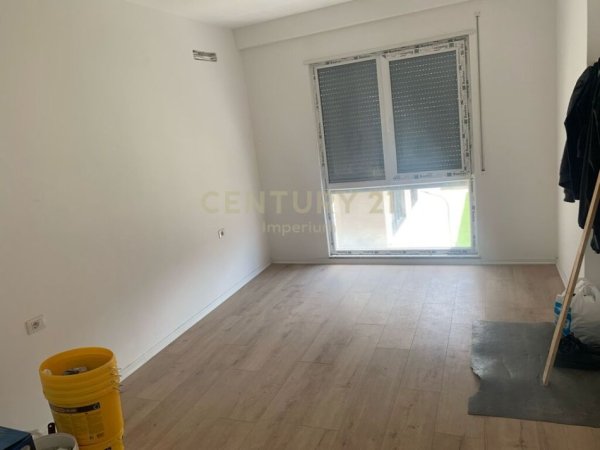 Tirane, shitet apartament 2+1 Kati 1, 94 m² 131.572 € (Unaza e Re Astir)