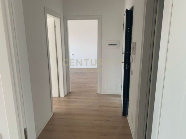Tirane, shitet apartament 2+1 Kati 2, 103 m² 143.654 € (Unaza e Re Astir)