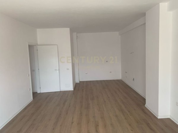 Tirane, shitet apartament 2+1 Kati 2, 103 m² 143.654 € (Unaza e Re Astir)