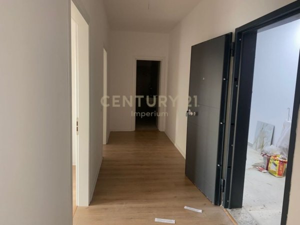 Tirane, shitet apartament 2+1 Kati 2, 103 m² 143.654 € (Unaza e Re Astir)