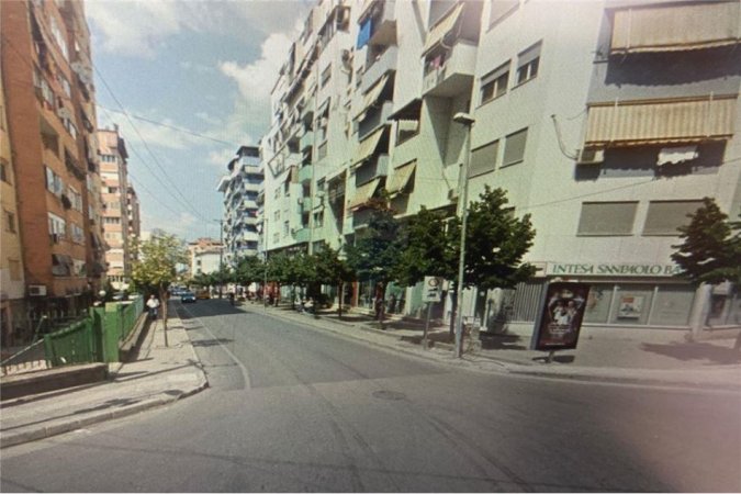 Tirane, shitet dyqan Kati 0, 140 m² 700.000 € (Medar Shtylla - Komuna e Parisit)