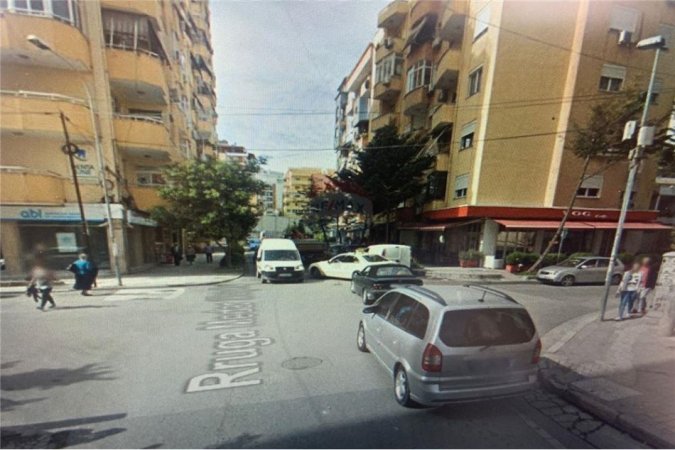 Tirane, shitet dyqan Kati 0, 140 m² 700.000 € (Medar Shtylla - Komuna e Parisit)
