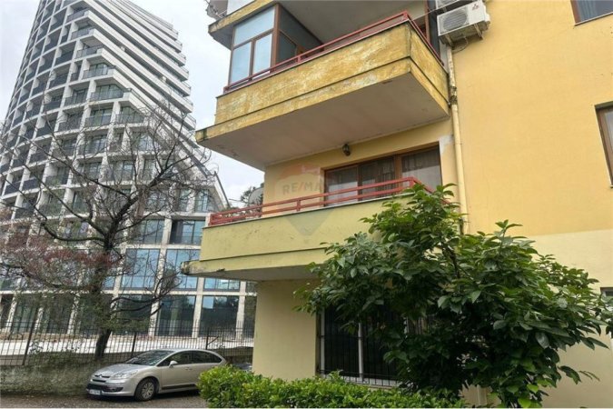 Tirane, shitet ambjent biznesi Kati 0, 170 m² 370.000 € (Liqeni i Tiranës)