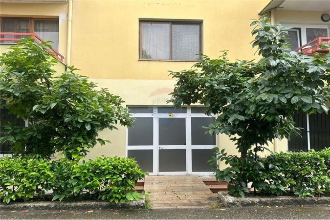 Tirane, shitet ambjent biznesi Kati 0, 170 m² 370.000 € (Liqeni i Tiranës)