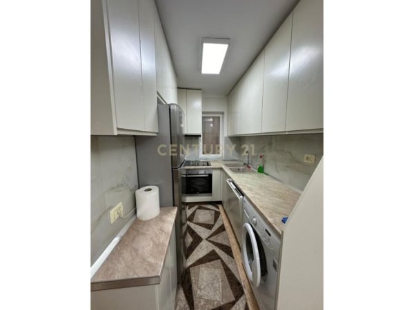Tirane, shitet apartament 2+1 Kati 3, 76 m² 114.000 € (Materniteti i ri)