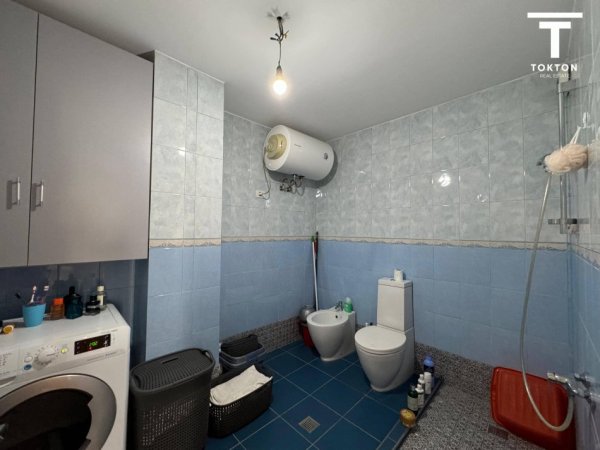 Tirane, shitet apartament 3+1 Kati 9, 152 m² 334.400 € (Rruga e Barrikadave) TT 1002