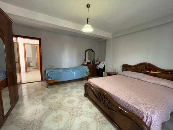 Tirane, shitet apartament 2+1 Kati 4, 135 m² 163.000 € (Brryli)